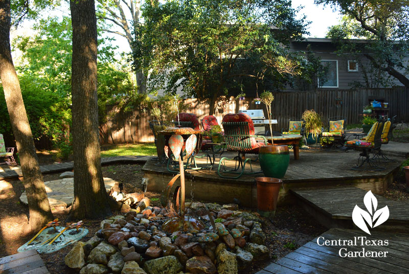 Fountain from recycles by Sol'stice Garden Expressions 