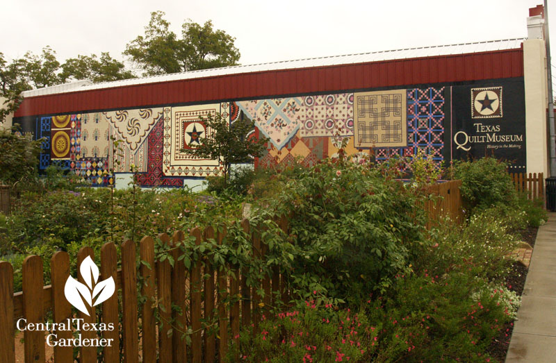 Duana Gill mural at Texas Quilt Museum