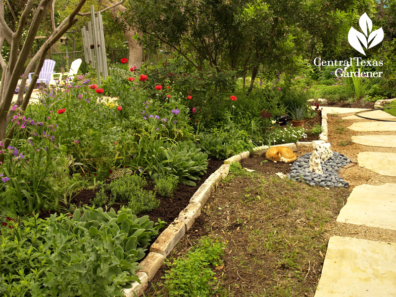 den path after stonework (c) Linda Lehmusvirta den path after stonework (c) Linda Lehmusvirta