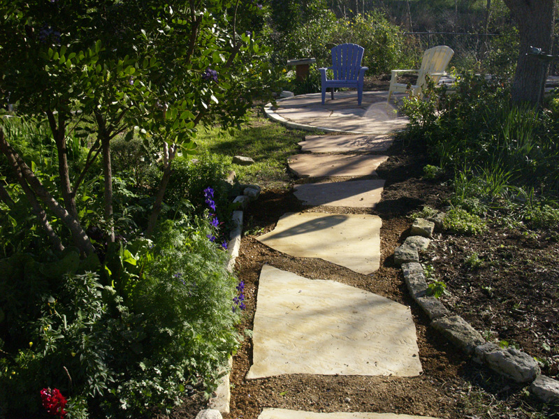 new stone path to patio (c) Linda Lehmusvirta