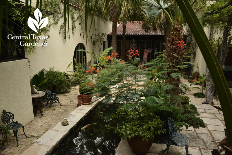 miniature aqueduct patio courtyard garden 