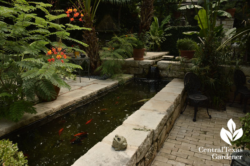 miniature aqueduct patio courtyard garden 