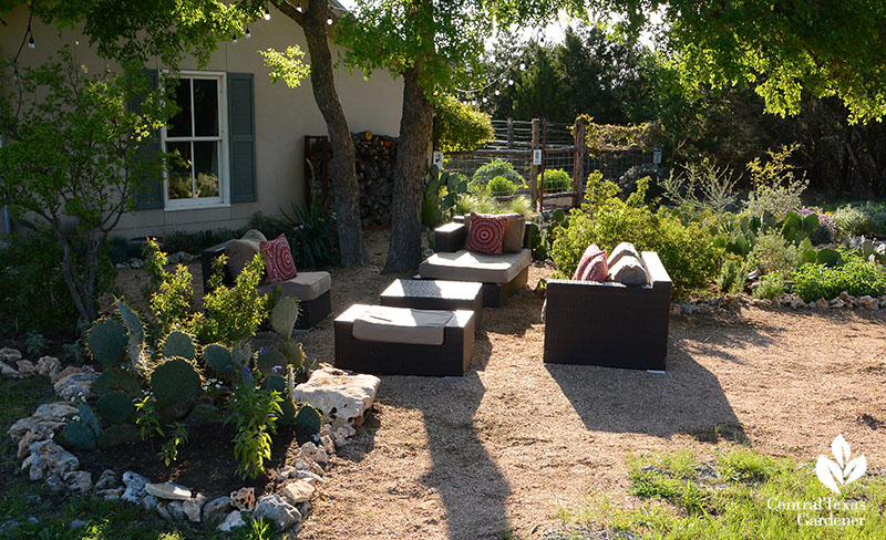 front yard outdoor patio with native plants