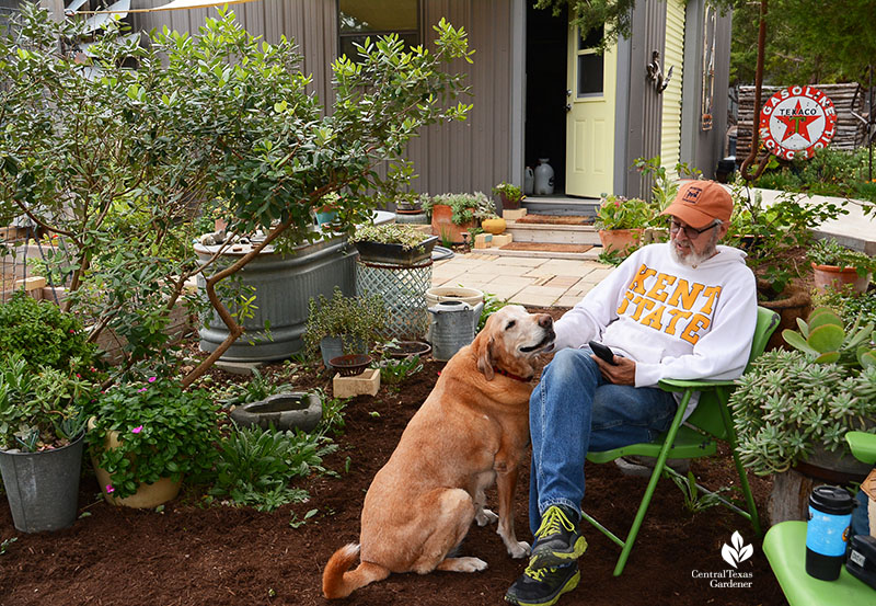 Robert Moorhead and Howdy dog Julie Nelson Kay Angermann garden Central Texas Gardener