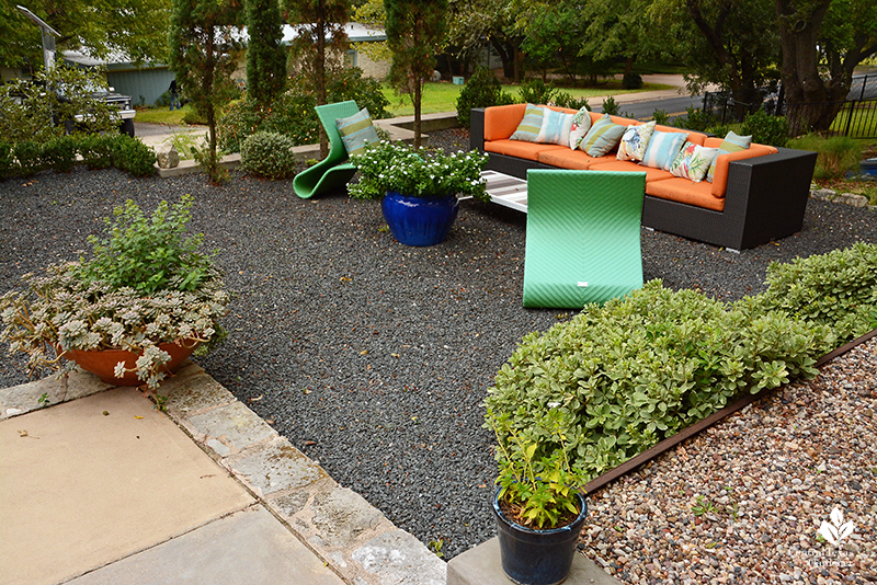 contemporary front outdoor living room Tejas Grey gravel Harper Dujon design Central Texas Gardener