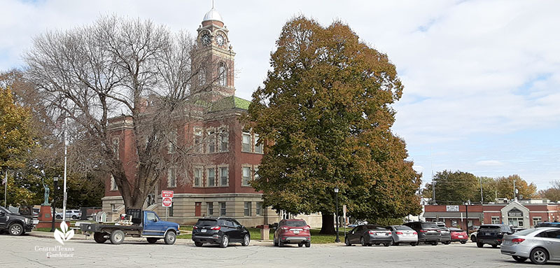 courthouse in Leon Iowa