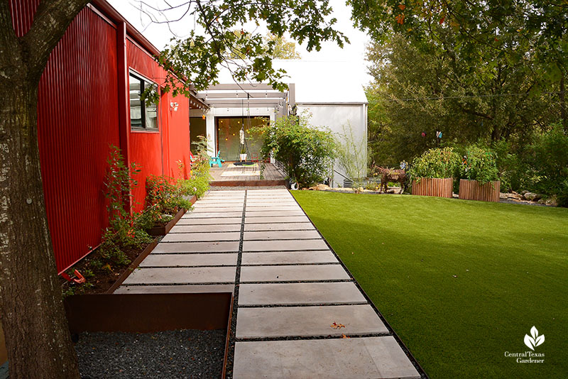 Lueders pavers alongside house and lawn